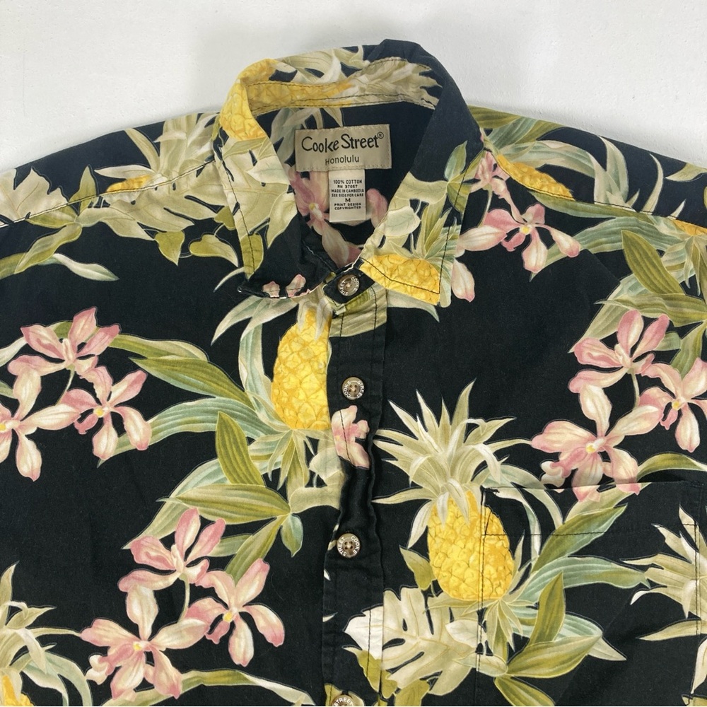 Cooke Street Honolulu Men's M Short Sleeve Hawaiian Shirt Black Yellow Hibiscus - Picture 3 of 16